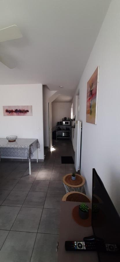 Jolie Maisonnette A Proximite De Toutes Commodites Saintes-Maries-de-la-Mer Exterior foto